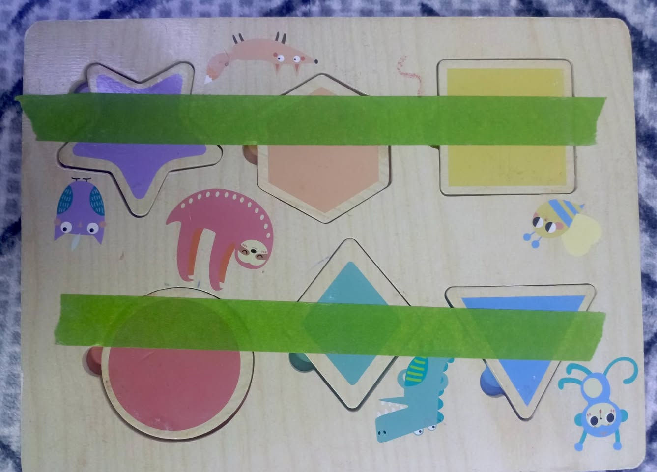 لعبة لايت برايت (Lite-Brite) الكلاسيكية المضيئة.
تعتمد اللعبة على وضع أوتاد ملونة شفافة في شاشة سوداء لإنشاء صور مضيئة بناءً على قوالب محددة. 
تساعد في تعزيز الإبداع، وتطوير المهارات الحركية الدقيقة، والتنسيق بين اليد والعين لدى الأطفال.


**إذا كنت صاحب هذا الإعلان وتريد حذفه لأي سبب، رجاءا أرسل رسالة إلى الدعم الفني**