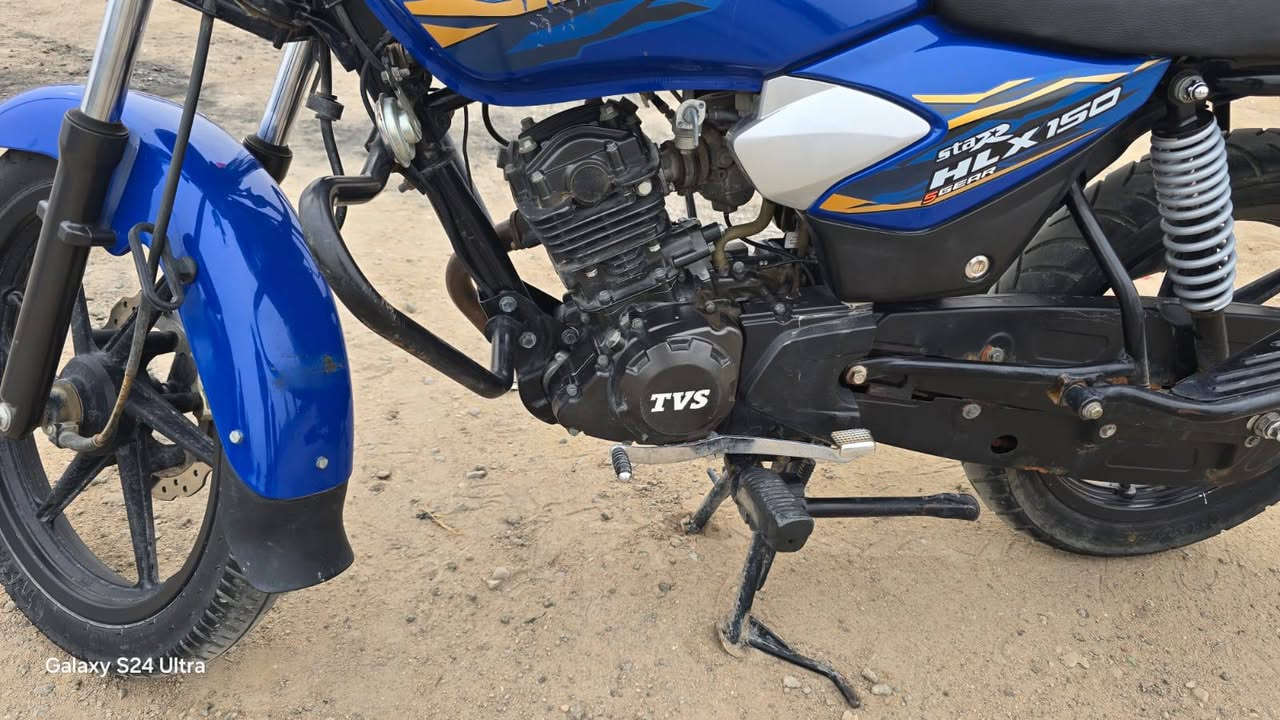 مرحبا دراجه هندي نضيفه مامفتوحه ابد شوف عينك تجي وتشوف اوراق اصوليه موديل 23 طالعه ب 24// البصره الخليليه السعر مليون 850وبيها مجال اني مكلف بلنشر رقم صاحب الدراجه اتصل ***********
