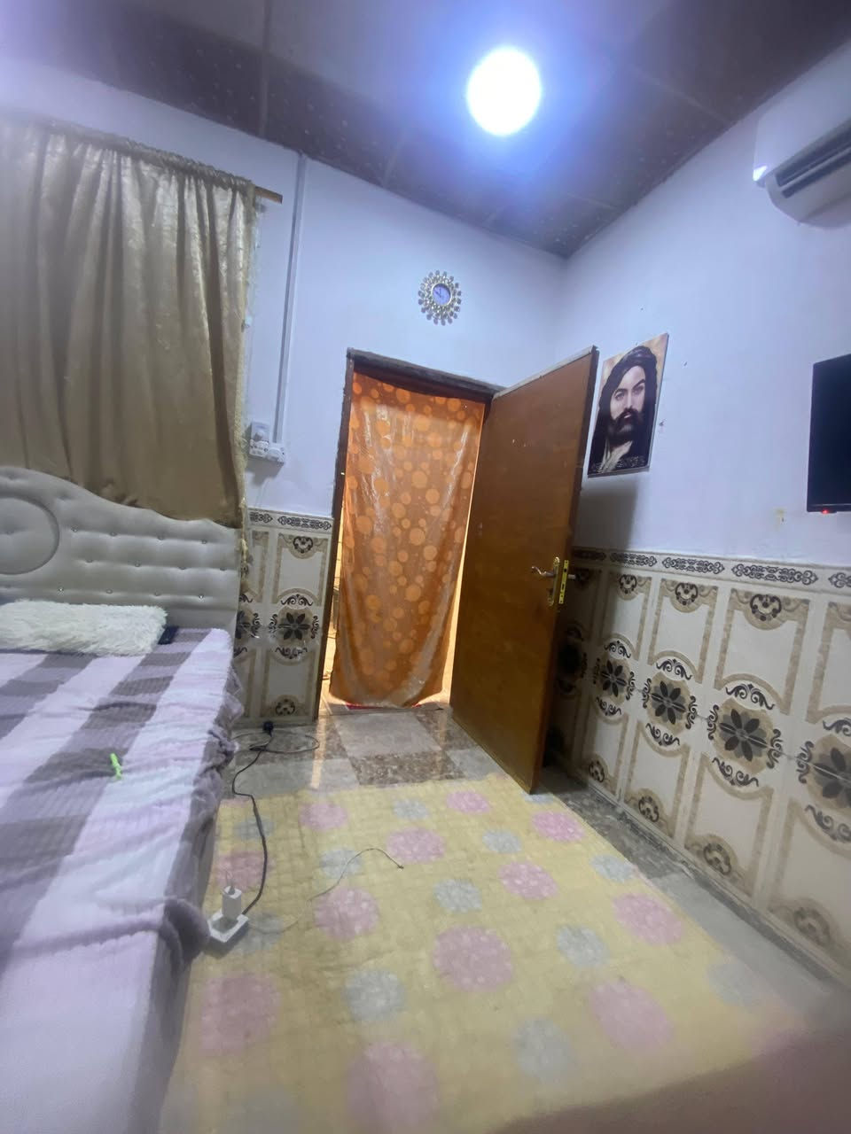 العنوان حمدان خلف مدرسة عثمان بن عفان السعر ٣٠ وبي مجال
بيت للبيع وقف سني يتكون من غرفتين ومطبخ كرفان داخلي وهول وحمام بناء + ديوانيه + حمام خارجي بناء واجهة البيت ٥ متر سقف سندويج  للاستفسار واتساب ***********
