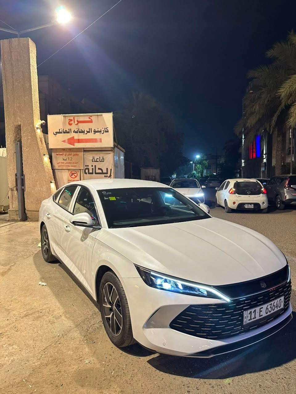 السلام عليكم 
BYD QUIN L
موديل 2024 بطارية 80 كيلو بل شحنة 
تحكم ستيرن بصمة مقاعد جلد كرسي السايق كهرباء داخل زيتوني تبريد قطعتين منافذ شحن عدد 2 دخول ذكي أشاير بل مري ماشية 11500 كيلو 
السعر24 مليون وبي مجال بسيط 
***********
