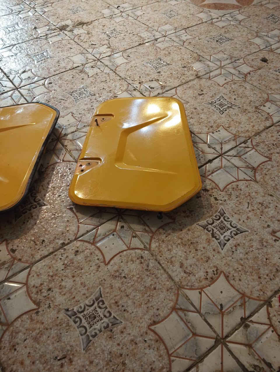 السلام عليكم
بوب مال تكتك موديل ٢٢
نظاف كلش 
السعر ٧٥ وبيهن مجال قليل 
العنوان واسط
رقم هاتف ***********
