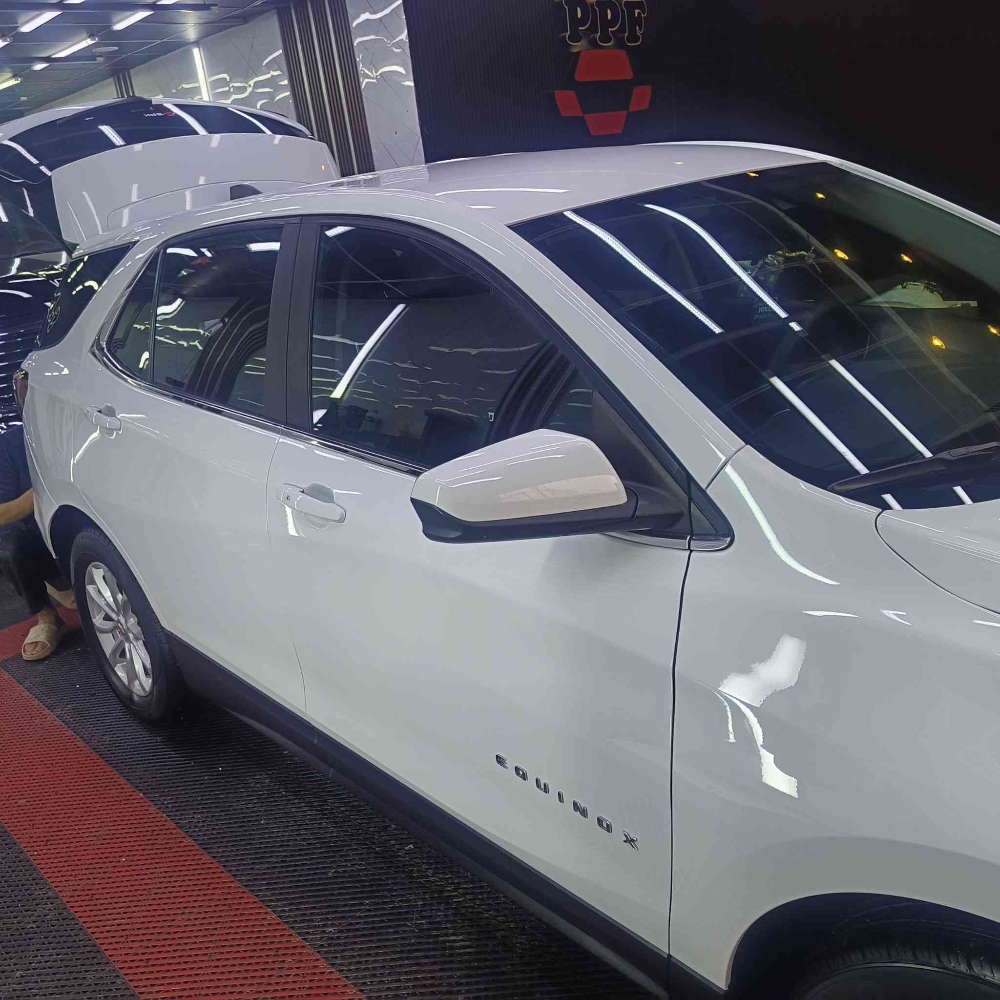 السلام عليكم شوفر اكيونكس 2021LTرقم شمالي بصمه مقعد سائق كهرباء رادار شاشه كبيره  تحديد مسار تبريد قطعتين مدخل اواكس يوبي اس بلوتوث زنون كروس سرعه لد امامي السعر 160وبيها مجال 
بغداد ***********
