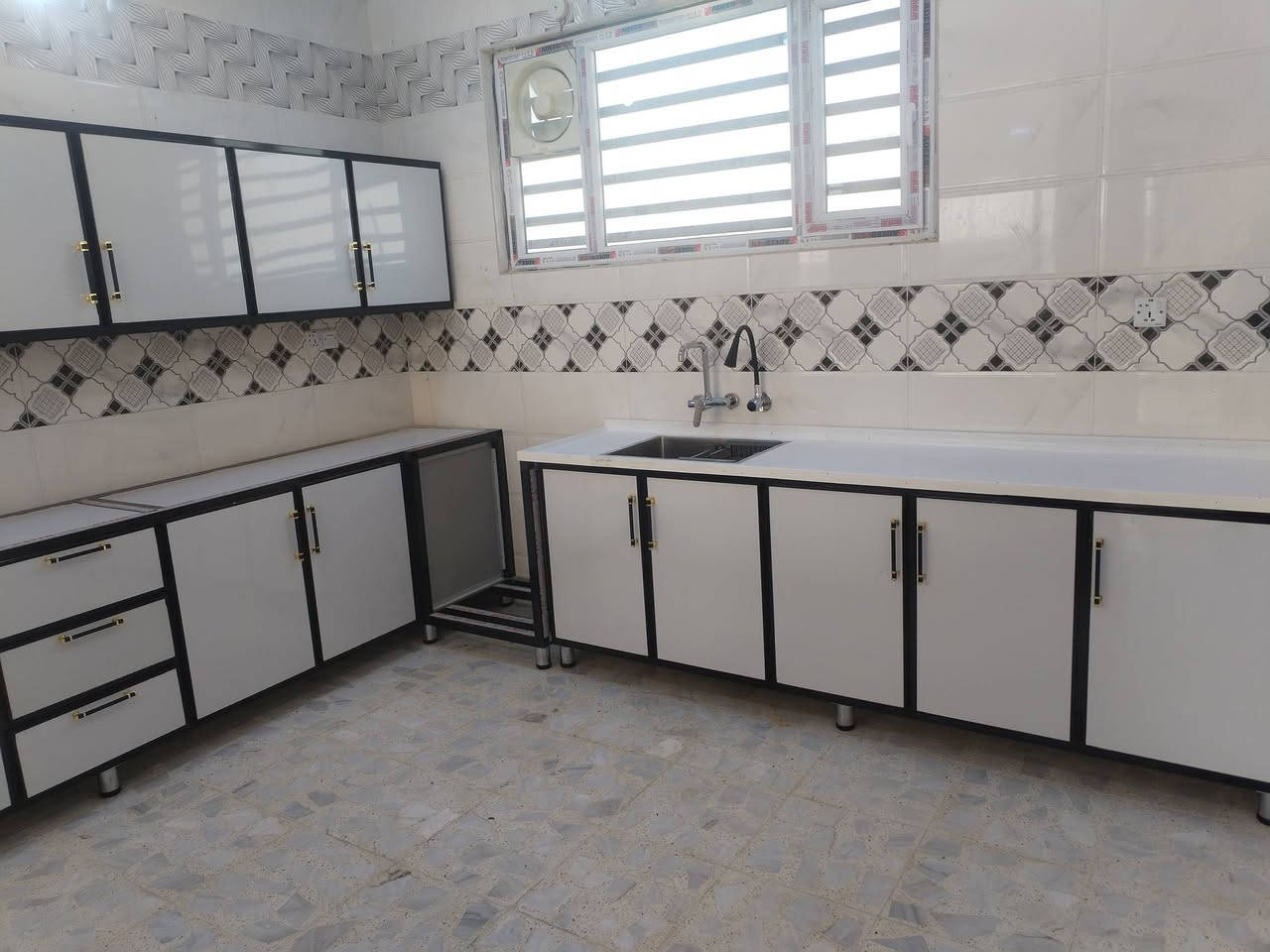 السلام عليكم
كاونترآت المنيوم صار سعر المتر ٢٧٥الف مع المعلق والمرمر عنواني كربلاء حي الوفاء شارع 20 نهايته 📞*********** ✅📞*********** ✅بإدارة رسول الموسوي
