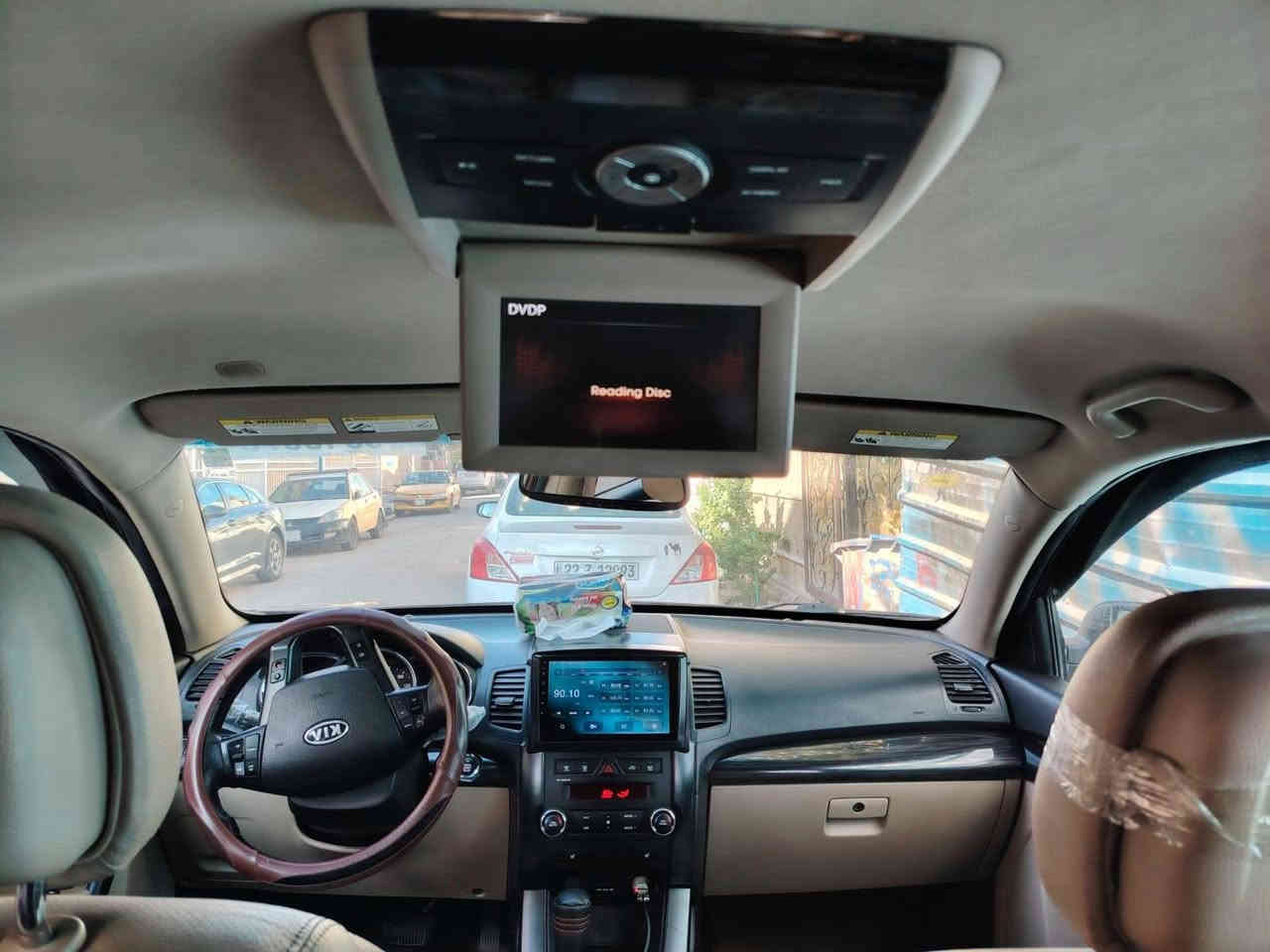 كيا سورنتو ٢٠١٣ نضيفه جدا بانزين أصل ٧ راكب سلندر دوش بصدمة أبواب بصمة تشغيل بصمة صندوق كشنات كهرباء تبريد بالكشنات تبريد ٣ قطع صدر تخم إطارات كله جديد بيه تلفزيون بالقماره شاشه كبيره أندرويد اصليه حساسات خلفية السياره جدا نضيفه نعومه بالمشي رقم سليمانيه سنويه طبق الاصل مكان السياره بغداد اي استفسار ارجو الاتصال على الرقم(***********)
