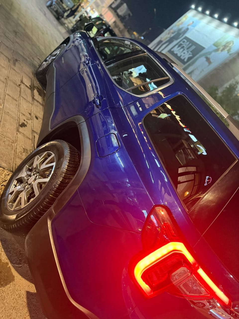 السلام عليكم للبيع جي ام سي اكاديا2023 حادث جداً بسيط موضح بالصور بدون ايرباك السياره جاهزه من كلشي رقم اربيل بأسمي محرك 2000 تيربو اربعه سلندر كشن كهرباء بصمه ابواب وتشغيل عن بعد كامره اي نقص مابيه حساس امامي خلفي رادار جانبي السياره ماشيه 100 الف السعر 215 ورقه وبيه محال بسيط مكان السياره بغداد العامريه رقم تلفون ***********
