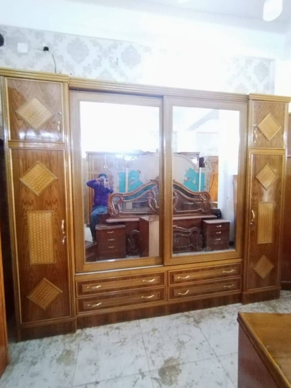 غرفه 6 باب ملحق صاج داخل وخارج ضهر جرجوبه شغل درجه اولى بدون زاويه مستعمل موديل نقش زان مصرى سلايت بغداد الأمين الثانية ***********
