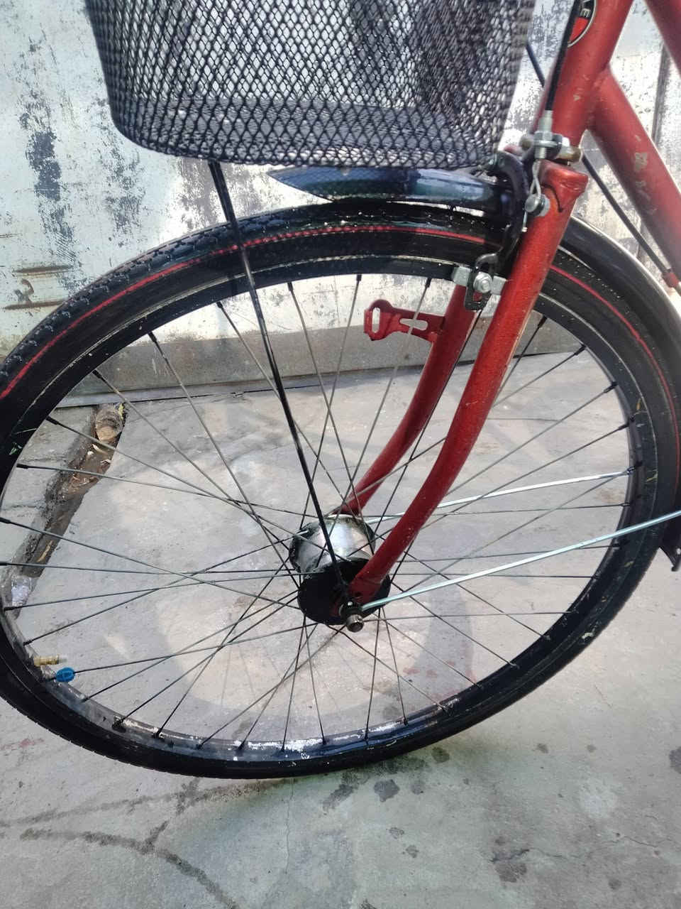 سلام عليكم بايسكل بناتي ياباني نضيف ما بي نقص💯
البريكات يشتغلن 🤩 مكاني بغداد حي العامل حجم 26 😎
السعر 80 أوبي مجال للطيبين 🌟 ***********
