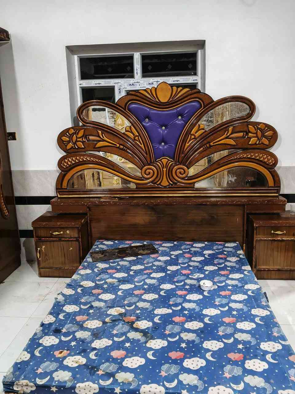 سلام عليكم يوجد عرفه نوم خشب صاج البيع السعر 600 بيها مجال العنوان قضاء الرمانه لاستفسار علا هاذ الرقم ***********
