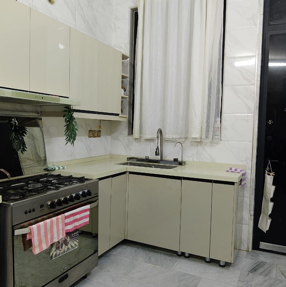 للبيع 
دار 155 متر حي الوحدة  شارع 12 متر قرب السوق والشارع العام يحتوي على 4 غرف نوم  + محلقات كاملة   البيت جديد. يرهم بيع مباشر يرهم مراوس
للإستفسار  الاتصال او مراجعة المكتب العنوان الطارمية الشارع الرئيسي تقاطع شارع التدبير عمارة ابو صخر  مكتب الرياض للعقار/ الطارمية  
*********** ***********
