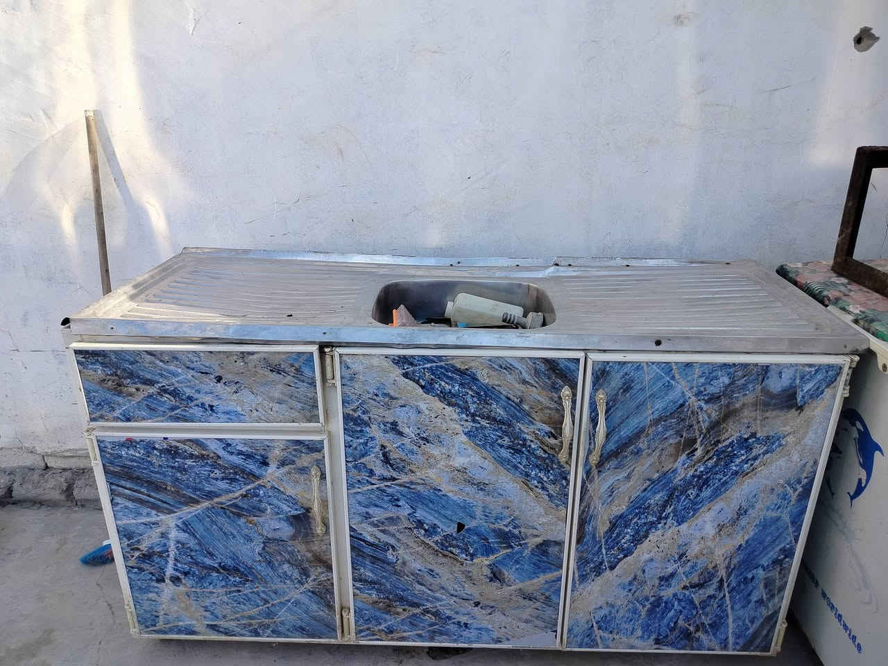 كابسة صاج 
سنك 
بوجة صاروقية مع ساحبة جديدة شغالة 
للبيع


**إذا كنت صاحب هذا الإعلان وتريد حذفه لأي سبب، رجاءا أرسل رسالة إلى الدعم الفني**