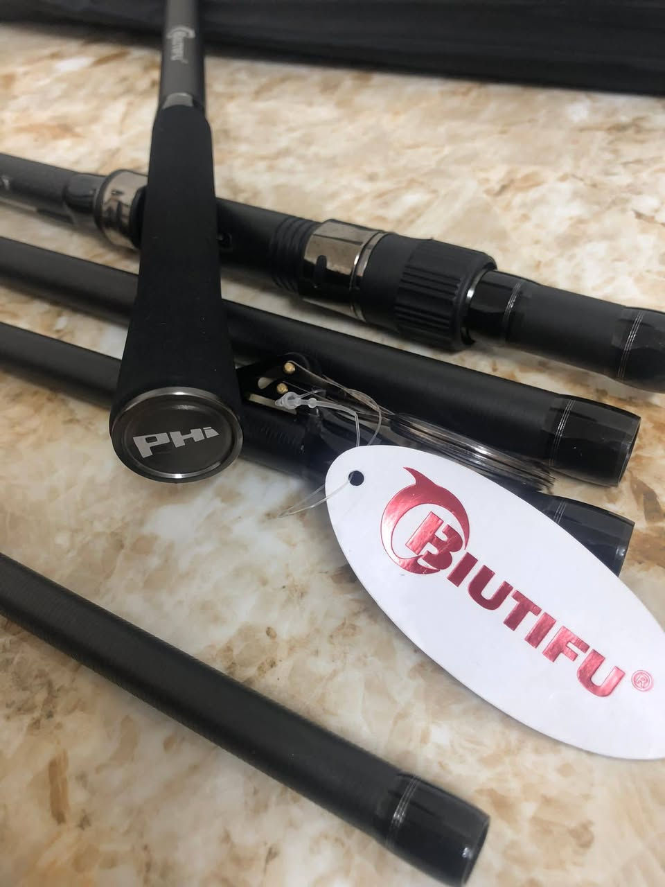 يا الله عيني عودة طول اربعة متر جديد غير مستخدم العود ماركة كلش تخبل دبل حساس حلق قلاب العودة كلهة امختمة سعر العودة 45الف يوجد خدمة توصيل الجميع المحافضات 5تالاف الحجز ولاتصال على الواتساب او على الخاص ***********
