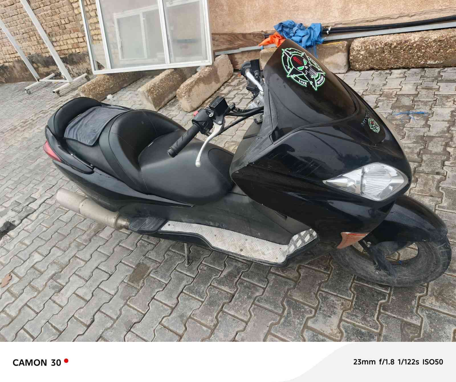 فورزه 0:8محرك مكفول كير شغال السعر 1100وبيهه مجال  ***********
