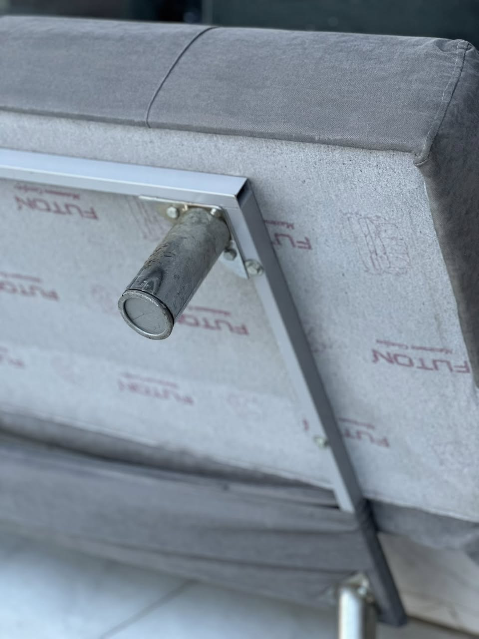 كورنر  تركي  ماركه FUTON   من هوم اسطنبول نضافه جيده جدا    هيكل بل كامل حديد  مقعد طبي فول  بوليستر قماش كتان  نضام السرير  كلش  واسع  قياسات الكورنر 260 سم 150 سم والقيسات عكس يمين ويسار عنوانه أربيل زانكو 99 قرب مطعم كص سنگر يوجد توصيل ل بغداد ولباقي المحافظات *********** واتساب فقط (علي )
