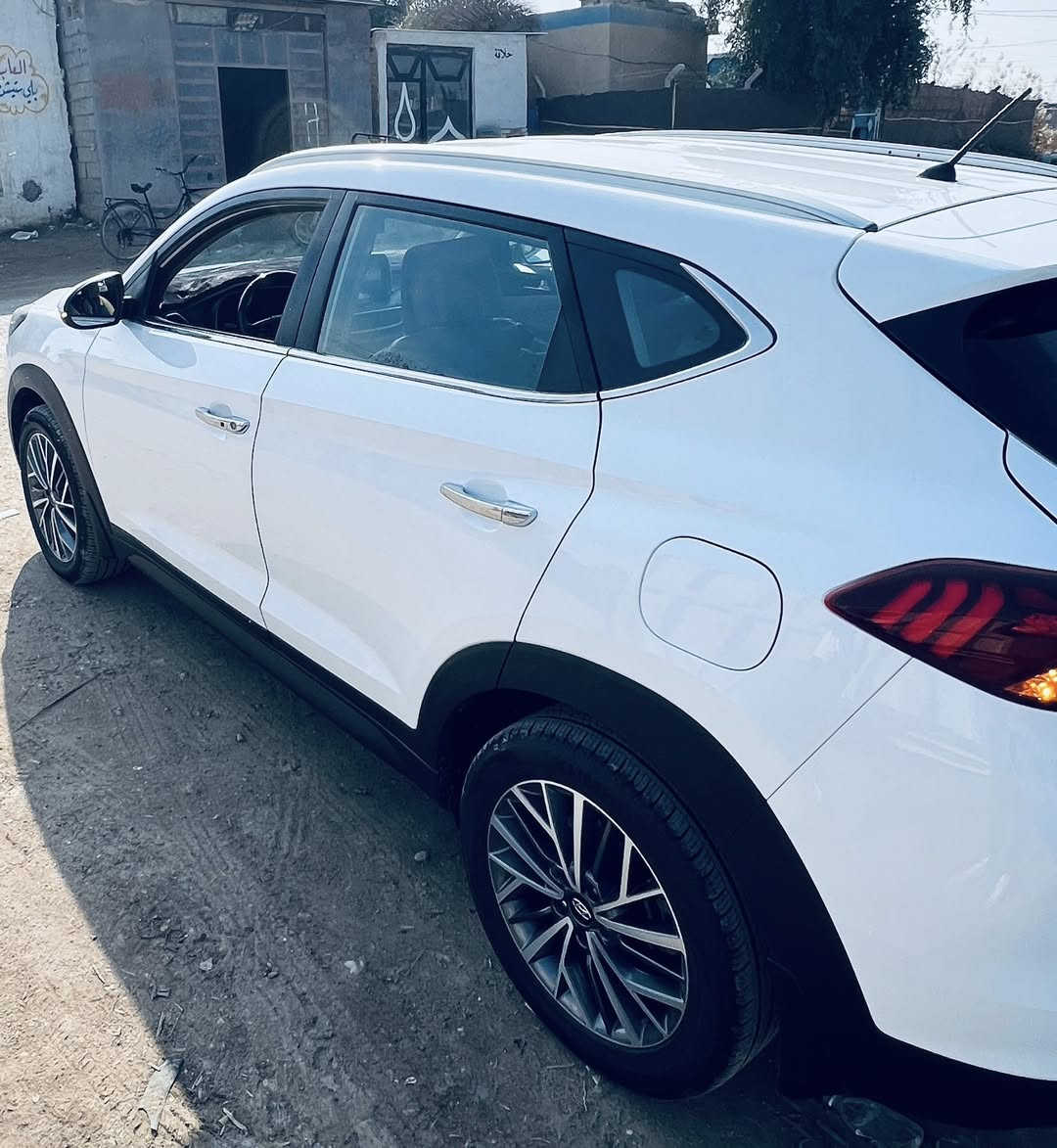 توسان 2019 خليجي.
مكفولة كفالة عامة
ماشية 130 الف
كاصد اعلى المواصفات
• كامرات خلفية
﻿﻿• مثبت سرعة
•﻿﻿ بصمة ابوب وبصمة تشغيل
﻿• مقاعد امامية كهربائية
•﻿﻿ مصابيح زنون امامية
• ﻿﻿إنارة محيطية
• ﻿﻿كشن جلد
• ﻿﻿شاشة امامية دجتل
﻿﻿• تبريد قطعتين
﻿4 انطمة القيادة
﻿﻿•تحكم استيرن
• ﻿﻿حساسات خلفية
سعر  201  بيها مجال جداً بسيط

***********
