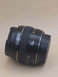 عدسة كانون • ٥٠مم • فتحة ١.٨