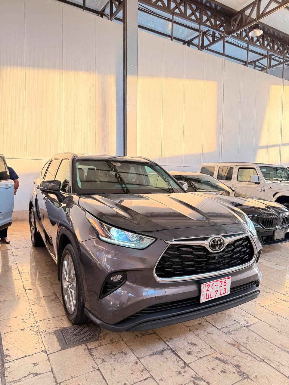 2024 TOYOTA HIGHLANDER, LIMITED
2 طقعة صبغ بابين جهة سايق و جملغ خلفي تعديل ارباك السقف طاك  ماشية ١٨ الف ميل 
السعر : 29.500$
الهاتف : ***********
