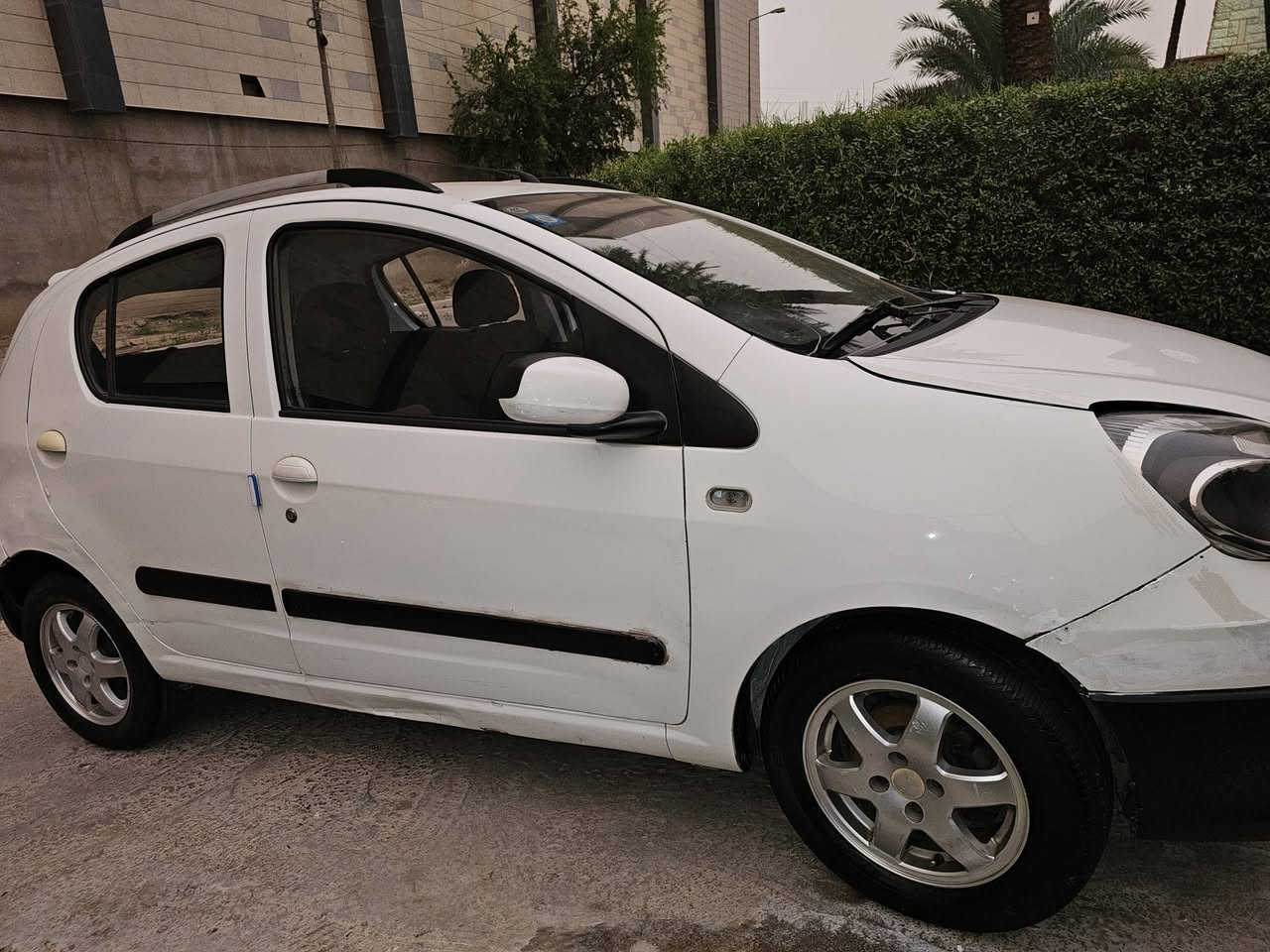باندا كروز للبيع كلشي شغال نظيفة مال بنية من استلام الشركة لليوم موديل ٢٠١٣ قطعة وحدة بيها صبغ ***********
