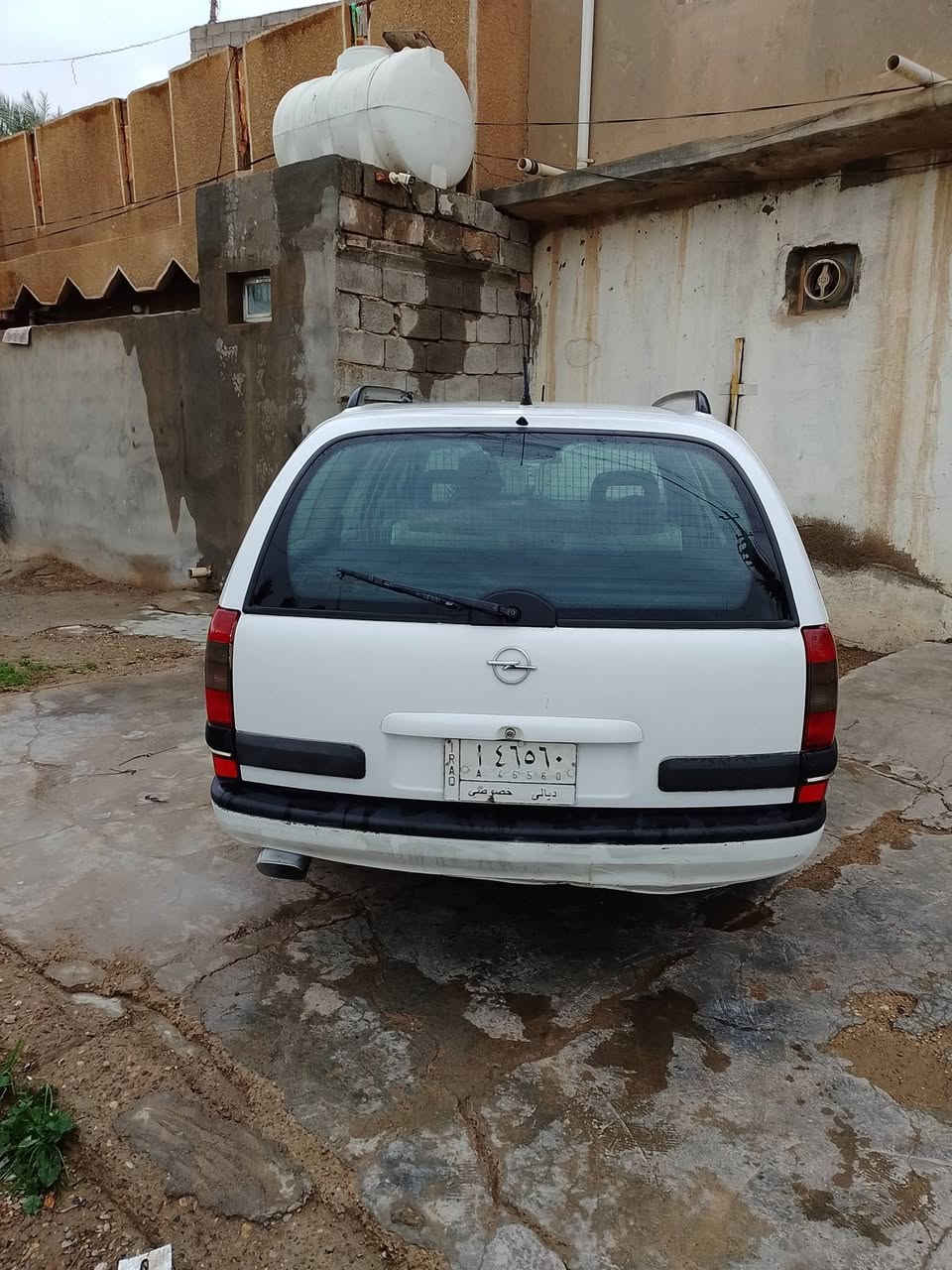 سلام عليكم اوبل بزون للبيع موديل 96 محرك ونجي تبريد شغال تحويل بنفس ليوم سنويه 29  السعر 55 وبيها مجال الهاتف ***********
