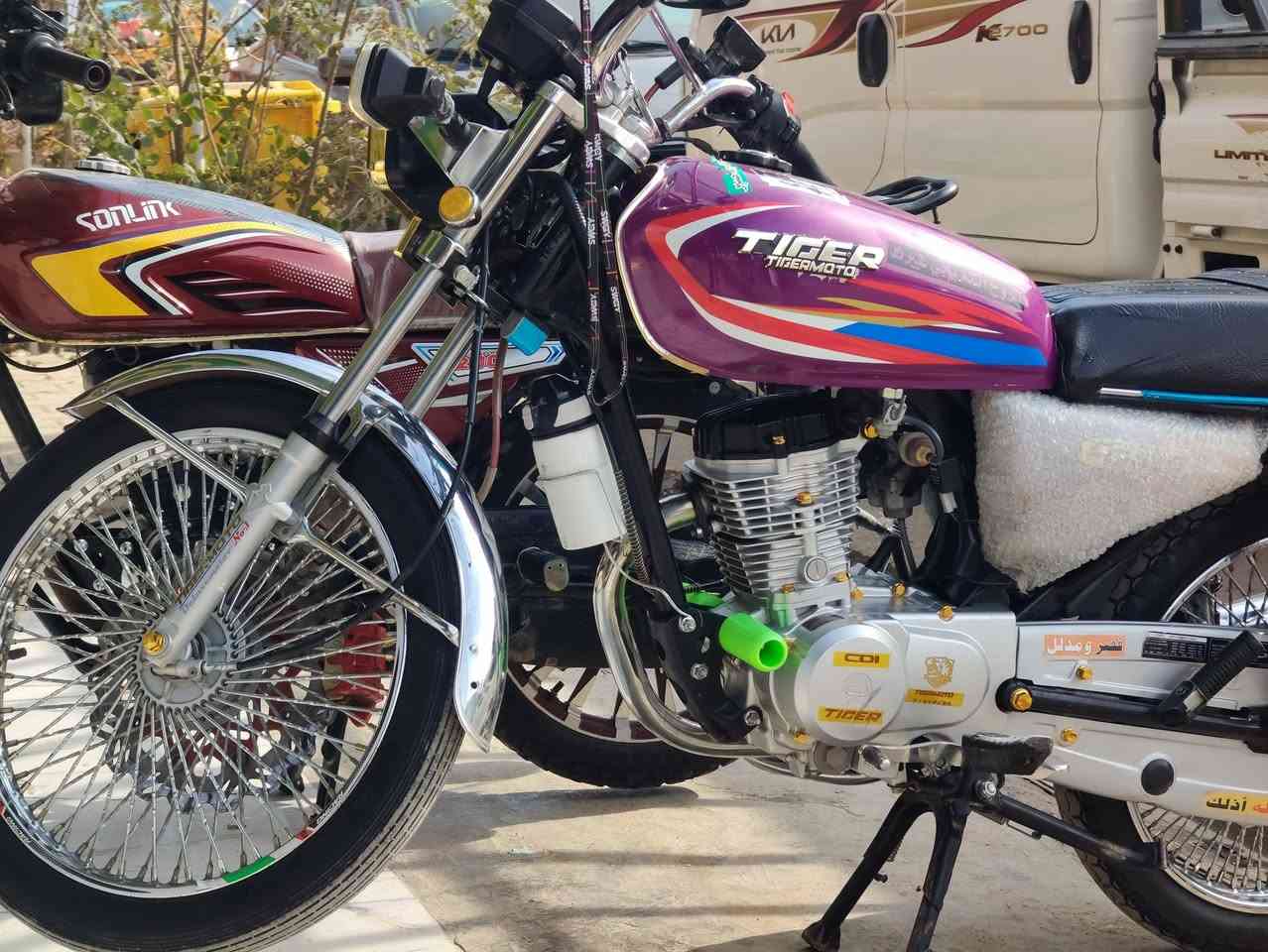 السلام عليكم 
موطور تايكر 2024 نضيف حيل 4 گيررر 🔥
محرك كبس ما مفتوح صالنصه صوت (نجمه)
سويجات بلاد 
منفيس موجود
موطور شوفت العين 
مكاني الحويجه شارع الاطباء 
السعر 600 بي مجال شي بسيط للشراي 
***********
