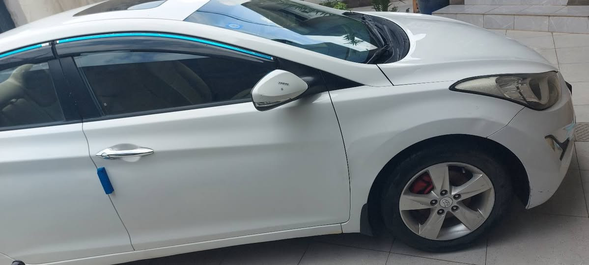 السلام عليكم النترا خليجيه  موديل ٢٠١٢ رقم بغداد بسمي حجم المحرك ١٦٠٠ فول مواصفات   كيرومحرك حاويه ممفتوحات شرط  تبريد خير من الله حداديه تمام السياره بيه صبغ خمس قطع والحوض الخلفي بي تعديل الشاصي سليم (ابيع حزام حتى مااتعبك ) السياره حلوه وناعمه واحلى من الصور  وجاهزه للاخير السعر المطلوب (٩٧) بيه مجال ***********
