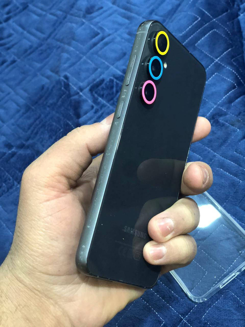 S23FE شرق اوصط خطين نضافه شاصي 90 بل ميه جهاز لا مصلح ولا مفتوح وتر بروف شحن فول تصال نت بوبجي يخبل فقط سماعه جوه بيه خنه قليله كلش ول كامرا الصفرا بيه شخط ما مثرات تبد ذاكرا ١٢٨ بكاني بغداد البلديات ما عندي توصيل هاذ رقمي بي واتساب ***********  يرهم مراوس بايفون وبيع سعر 375
