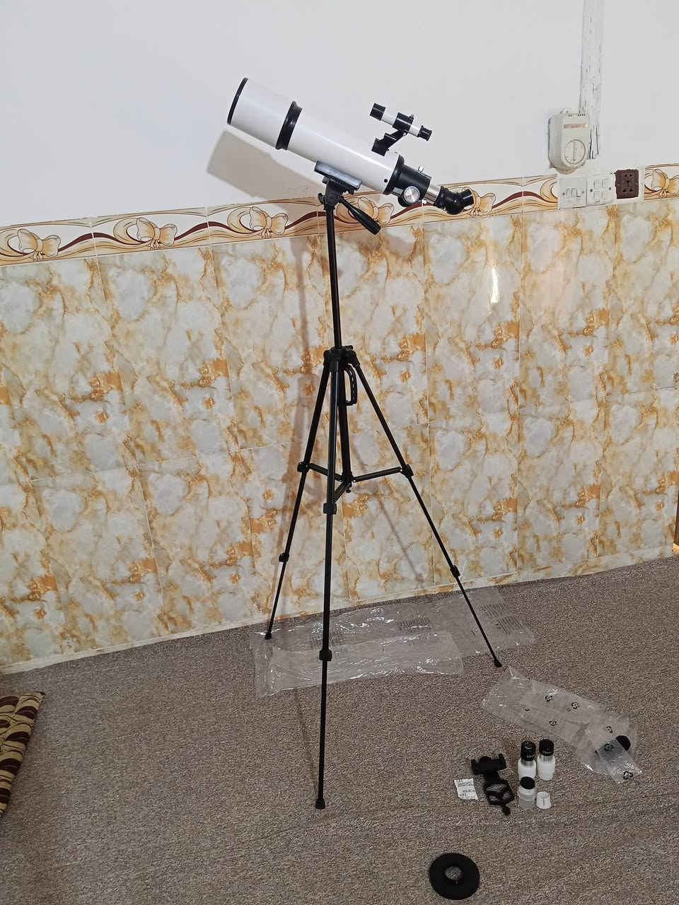 السلام عليكم تليسكوب للبيع السعر 50الف
متوفر توصيل 
@إشارة 
***********
