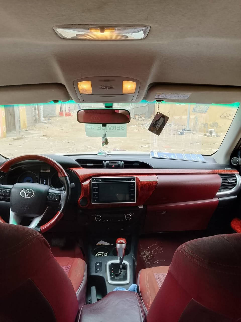 سلام عليكم ها يلوكس موديل 2018 مكفوله كفاله عامه كير ومكينه وكسن وحداديه وتخم تايرجدد مكفولات وتماتيك بسمي ثانيوم ءداورلك*********** ***********
