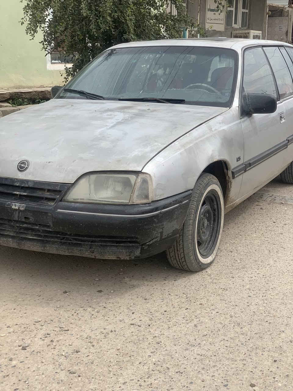 سلام عليكم اوبل اوميكه كير محرك جدد صدر جديد 4تيرات جدد باتري جديد موديل 90 رقم صلاح الدين شرط التحويل 
محرك 24 4 سلندر جديد شده 
كأردن جديد شده تري يشك الكاع كبريته جديد شده سياره احله من صور لبيع او مروس مكاني صلاح الدين جان 4يصعد ينزل سلايت شغال 
***********
