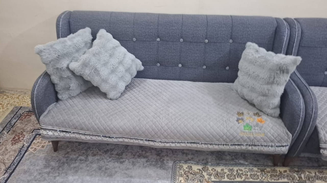 تخم عراقي ١٠مقعد تفصال سعره ٣٠٠جديده استخدام قليل الأمين الثانيه شارع الشبكه ***********
