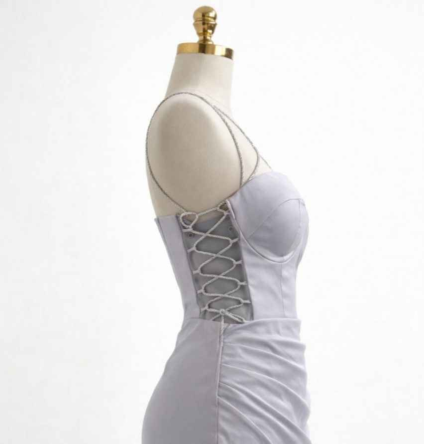 فستان مناسبات ملبوس ساعتين فقط وكاله يعني مموجود بالسوك هذا الموديل فقط مكان واحد يبيعه وسعر الجديد 110 الفستان درجه اولى من كلشي يرسم الجسم رسم حتلو جسمج مو مثالي الموديل والشغل والقماش ولا غلطه يخبل خالتلكم صورته وصوره الجوانب وطريقه اللبس كلشي واضح. توصيل متوفر النجف 3 آلاف محافظات 5 آلاف يوصلكم لباب البيت.
قياس الفستان سمول ويلبس ميديم هم لان بي اشرطه من الجوانب يتصغر ويتكبر. وبي فتحه من جهه الفخذ وبطانه داخليه على شكل تنوره النجف, العراق


**إذا كنت صاحب هذا الإعلان وتريد حذفه لأي سبب، رجاءا أرسل رسالة إلى الدعم الفني**