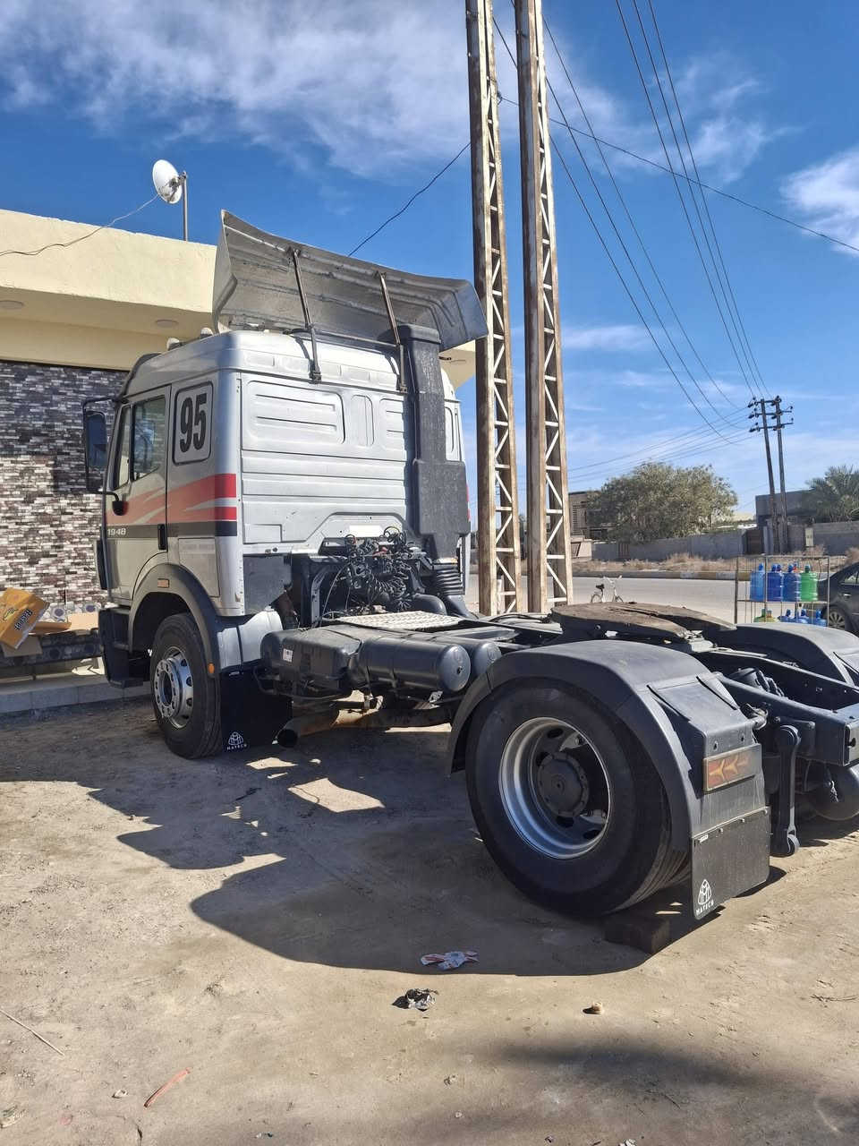 السلام عليكم للبيع كرواتي حيل نضيفه موديل ٩١ حجم ١٩ ٤٨  مسجله تريله تخم تاير كير كهربائي جديد مكينه مجفته جديد جاهزه لشغل مكان فلوجه السعر ٢٢٥ وبيها مجال ***********
