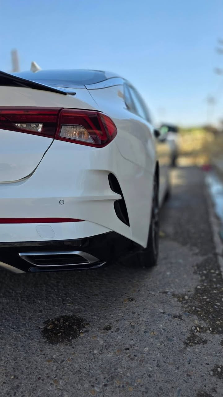 كي فايف خليجي 
موديل 20021
رقم بغداد بسمي 
مكينه 200دوش 
تحكم ستيرن جهتين 
شفتات ستيرن رياضي 
تبريد قطعتين مناخي 
بردات باب بلادي 
شحن واير لاس 
تشغير عن بعد 
ترحيب عند القتراب 
كامره خلفيه بديل المرايات 
حساسات امامي جانبي خلفي
السعر 185 وبيهه مجال قليل 
كي فايف خليجي 
موديل 20021
رقم بغداد بسمي 
مكينه 200دوش 
تحكم ستيرن جهتين 
شفتات ستيرن رياضي 
تبريد قطعتين مناخي 
بردات باب بلادي 
شحن واير لاس 
تشغير عن بعد 
ترحيب عند القتراب 
كامره خلفيه بديل المرايات 
حساسات امامي جانبي خلفي 
العنوان البصره القرنه 
***********
