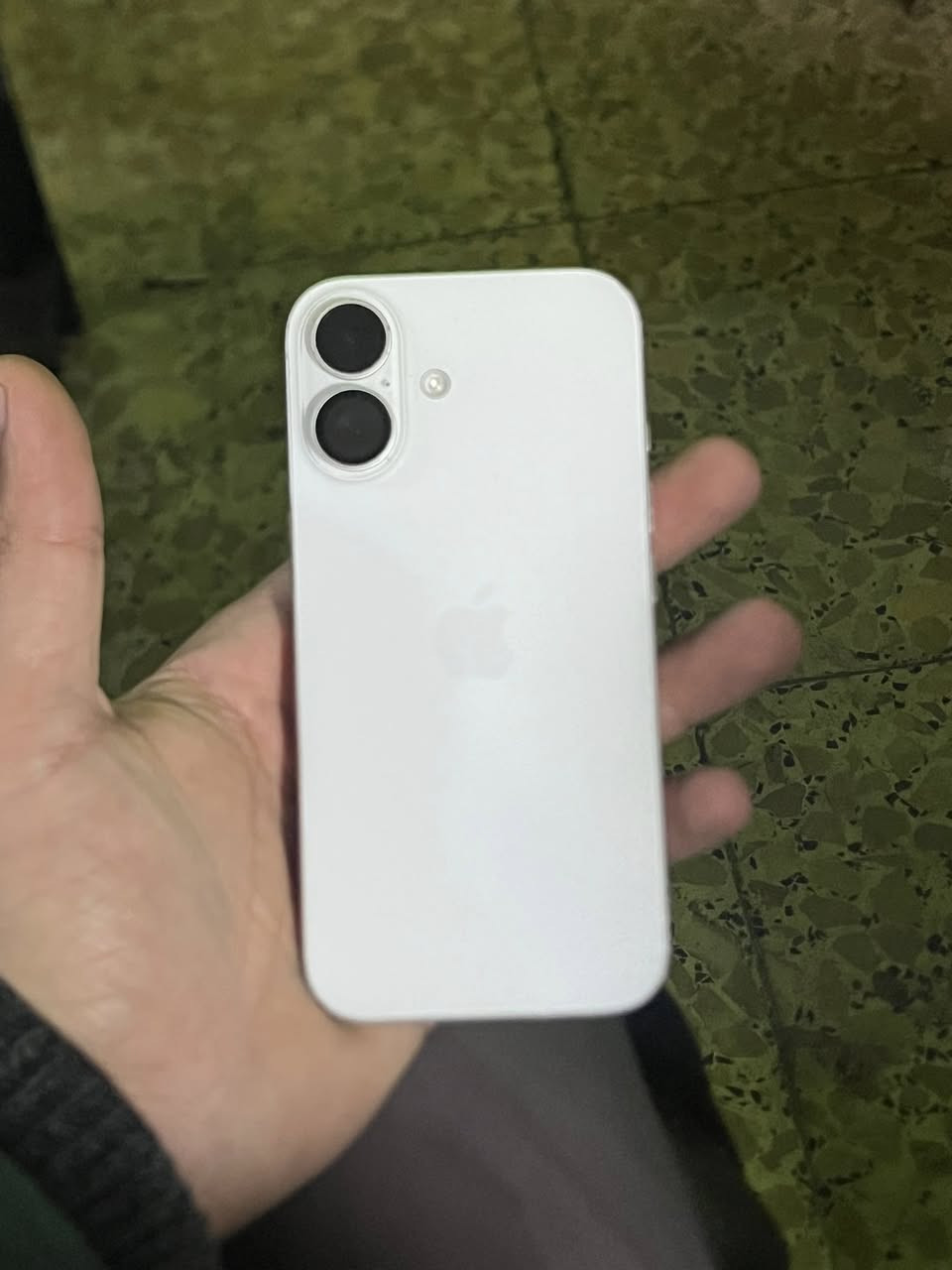 السلام عليكم ايفون 16 عادي جديد بطاريةة 91 وتر ذاكرة 128 مثل ما موضح بالصور  ***********
