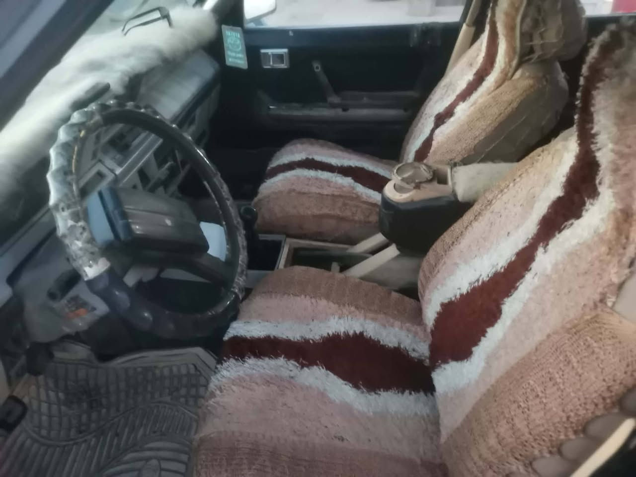 سياره للبيع موديل 85 
كير عادي 
تحويل ثاني يوم 
سعر 27 بيه مجال


**إذا كنت صاحب هذا الإعلان وتريد حذفه لأي سبب، رجاءا أرسل رسالة إلى الدعم الفني**
