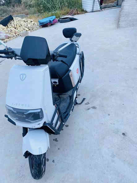 سلام عليكم دراجه شحن التيسلا
دراجه مكفوله كفاله عام كلشي ما بيه وياه بصمات 2

شراي ينتصل على رقم او خاص 
العنوان رفاعي

***********

***********
