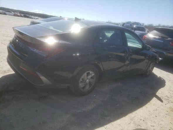 لسلام عليكم
النترا موديل ٢٥
معوقين بأسم والدي
نص فول
سويج مو بصمه
لون اسود 
حادثها حلو 
وكاله قيادة بنفس اليوم 
السعر ١٥٠ بيها مجال بسيط
رقم 
***********
بي واتساب
