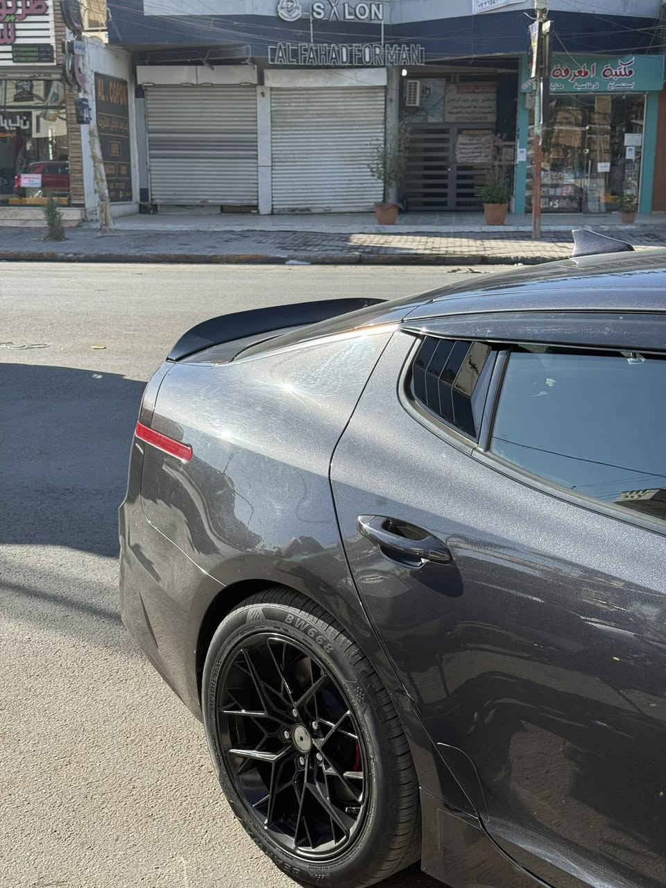 السلام عليكم و بسم الله

كيا ستينكر / ستينجر  2023 للبيع او المراوس حسب القناعة

KIA Stinger 2023
 
الحادث :
جاملغ خلفي بدون شاصي بدون لغد

المحرك : 
2500 توربو فور ويل ٣٠٠ حصان
كير ٨ نمر رياضي

المواصفات :
حساس
كاميرا
رادار
قيادة ذاتيه
خمس انظمة قيادة
تحديد مسار
نقطة عمياء
تدفئة كشنات
كشن سايق كهربائي
تدفئة ستيرن
قطعتين كهرباء
Apple car play
وغيرهن معروفات

التواصل خاص او عالرقم

مابيه واتس ***********
