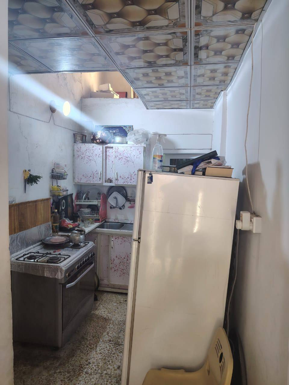 السلام عليكم للبيع او مراوس .. بيت 50م في كربلاء المقدسه يصلح الئ حسينيه للزوار او بيت مسلح طابق واحد مع الاثاث يبعد عن الامام الحسين ع مشي ٥ دقائق بالجمعيه شارع المنتوجات النفطيه الفاصل بين حي النقيب وحي رمضان طابو زراعي سند ٢٥ تحويل مباشر قريب علئ مول الحارث وعلئ جامعة السبطين والصفوه يرهم بيع ويرهم مراوس الاستفسار *********** اتصال وتساب غير متواجد علئ المازنجر
