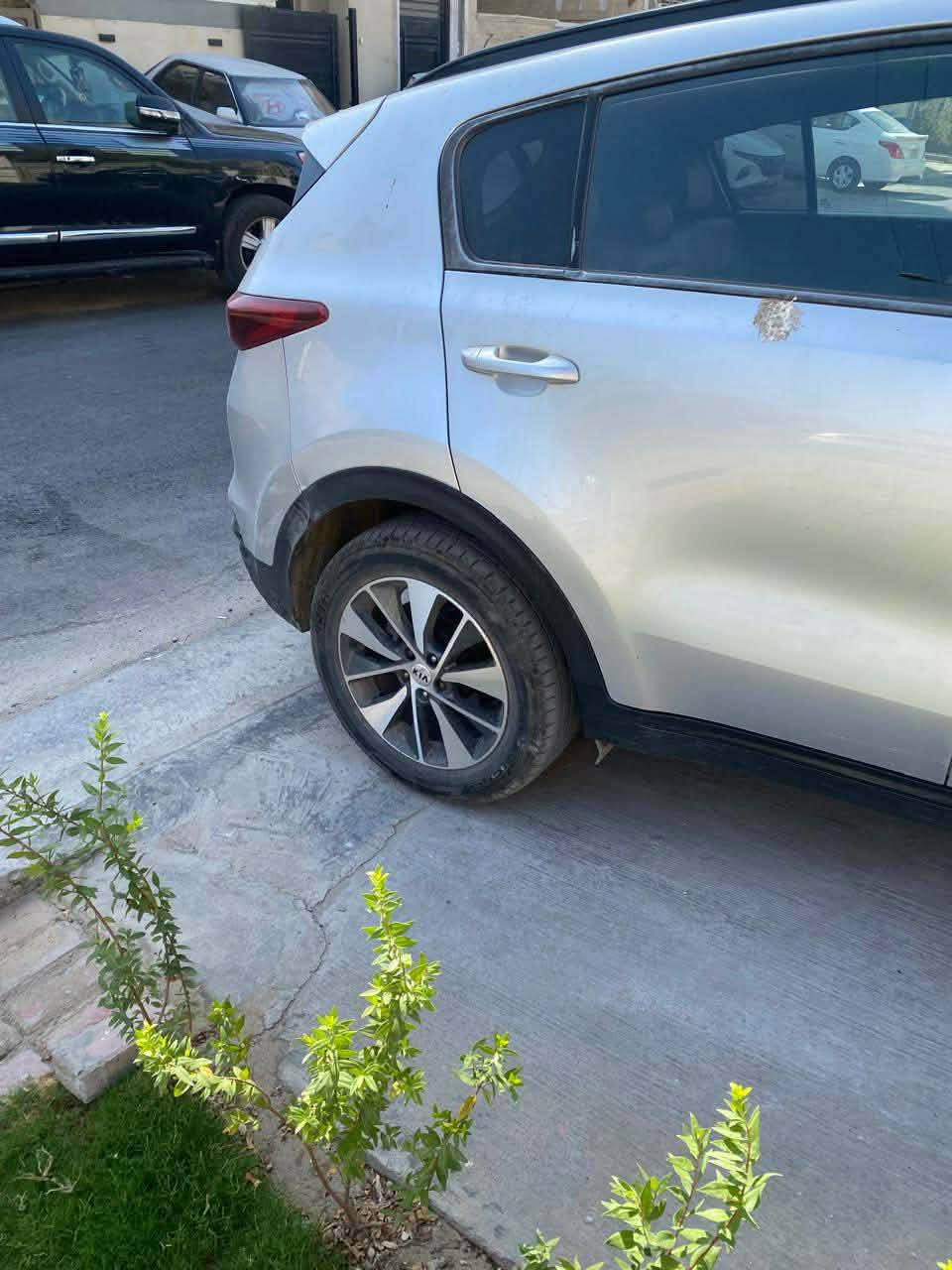 للبيع سبورتج موديل ٢٢ 
حادثها صندوك خلفي 
و بيها ملاحظات بالبدي 
للاستفسار ع الرقم 
*********** بغداد, العراق
