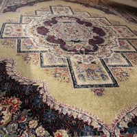 زولية للبيع عرض٢٩٠ الطول ٣٩٠ عنوان بغداد الشعب العقاري للتواصل هاتف ٠٧...