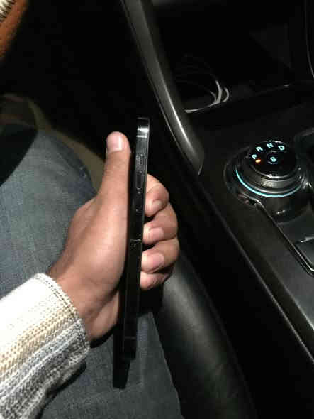 السلام عليكم 
13 برو ماكس للبيع 

مستبدل شاشه وضهر مفطور 

ذاكره 256

بطاريه 81

فيس إيدي شغال 

جهاز كله شغال ع فحص 

السعر 490 ألف فقط 

مكاني رمادي 

***********
