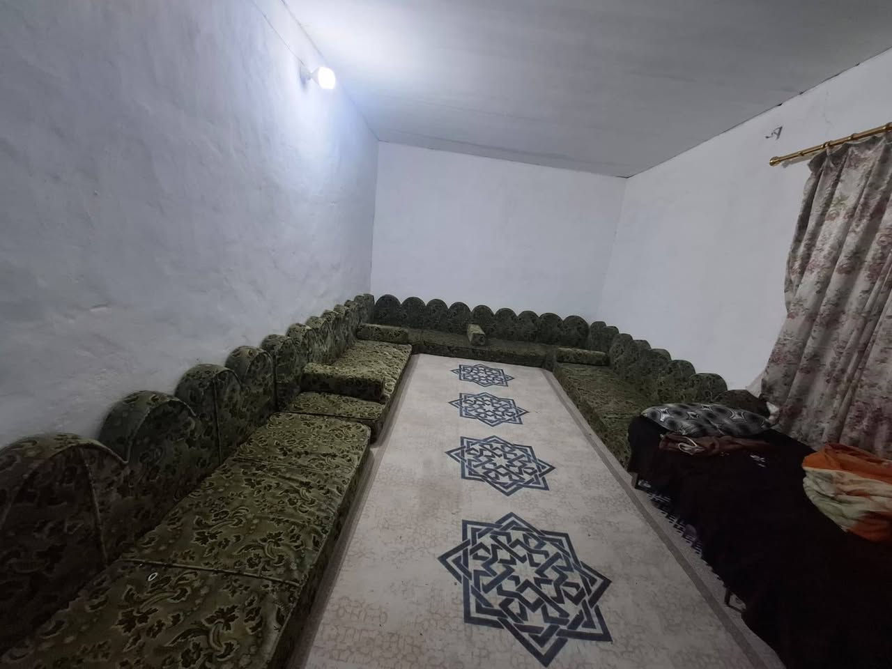 للبيع ديوان الكبير ٣٠٠ الف نص تخم ٢٠٠ *********** مكاني كربلا كربلاء, العراق
