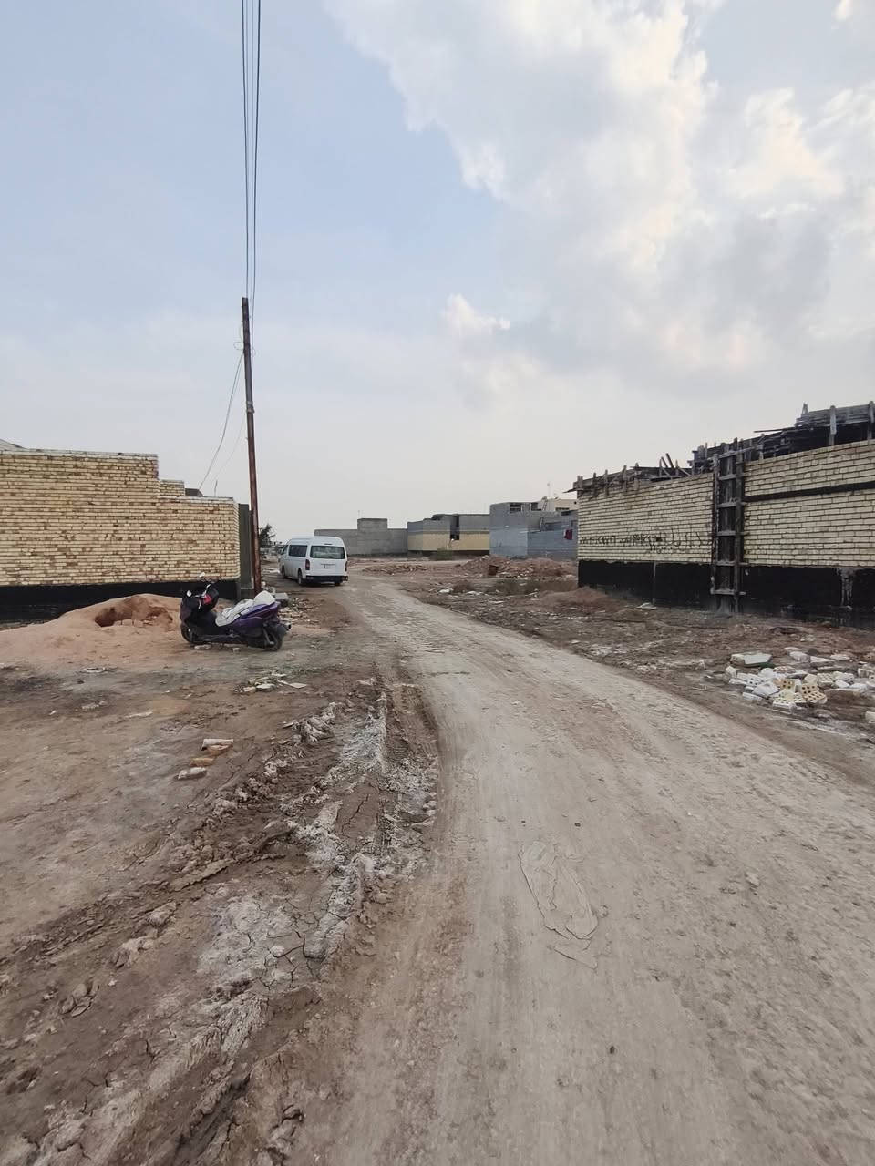 قطعه ركن على شارعين 260متر زراعي سند 25 شارع استاذ حبيب وبيت ابو احمد المله  مي وكهرباء واصله السعر خاص او اتصل على
***********
***********
