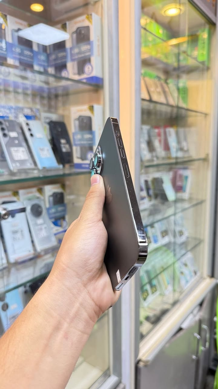 ايفون ١٣ برو ماكس ذاكره ٢٥٦ بطاريه ٨٧ بلاديه الجهاز نظيف مابي شخط نظافه ميه بالميه مكفول لا داخل صيانه ولا مرفوع وين ما تحب افحص 
مكاني /ذي قار / قضاء الفجر
للتواصل/***********
