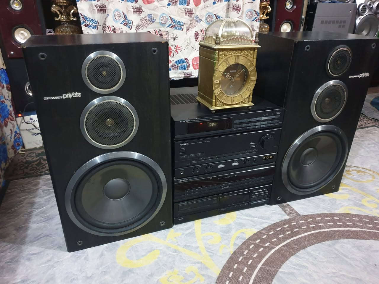 سستم كنوود ١١٠ فولت مع سماعات بايونير  مع محولة  موضح بالفديو والصور  السعر ١٤٥ الف الحلة مهندسين الاتصال على الخاص او موبايل  *********** يوجد توصيل
