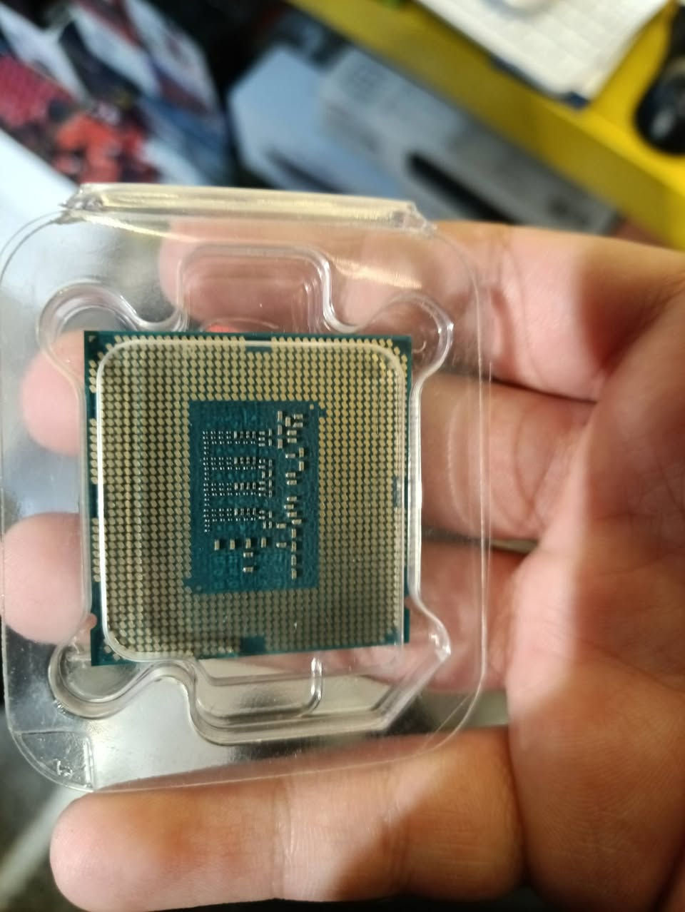 الهارد مو 1تيرا هذا 256كيكا سامسونج
و 256كيكا لينوفو أصلي ب شرط 
بور سبلاي 500W 80+ bronze 
I7 4790K  
2x8 ram DDR3 Juhor 1600mhz


**إذا كنت صاحب هذا الإعلان وتريد حذفه لأي سبب، رجاءا أرسل رسالة إلى الدعم الفني**