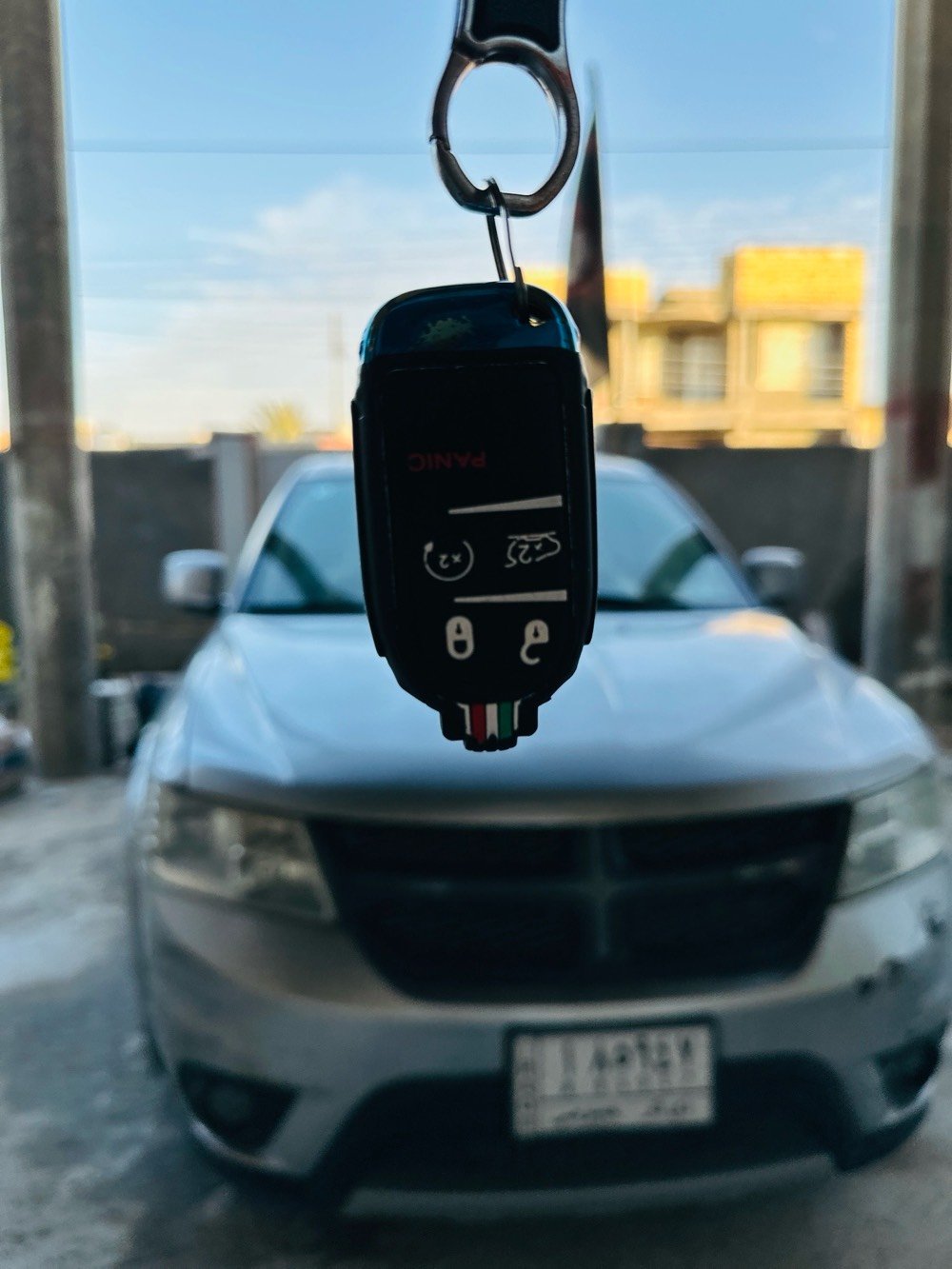 دوج جورني لون سلفر 
اربعة سلندرSXT 2400 
سبعة راكب
تحويل مباشر باسمي 
دعاميه امامية الخلفيه الشكل المرغوب 
حساس خلفي بلادي
 بصمة
تبريد ٣ قطع
خزان عدد 2 للمثلجات تحت كشن الركاب
كشنات  بيجي 
بصمة عدد3
سعرها ١١٠ وبيها مجال
مكاني رفاعي
للاستفسار ***********
