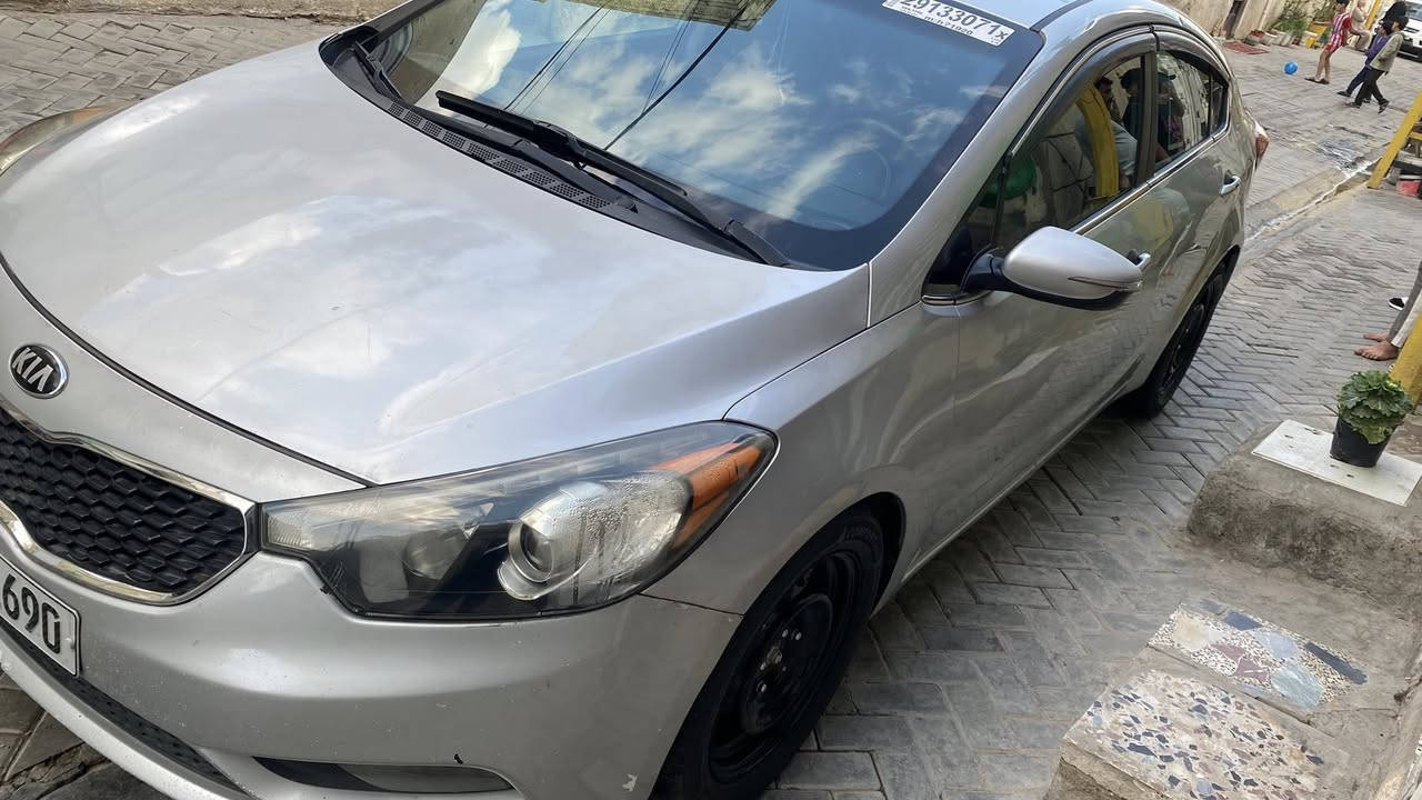 السلام عليكم كيا فورتي 2016  كير مكينه تبريد جديد مكينه ما مفتوحه  تحكم ستيرن جهتين مري شفط وباقي مواصفات معروفه ***********  مكاني بغداد مدينه الصدر
