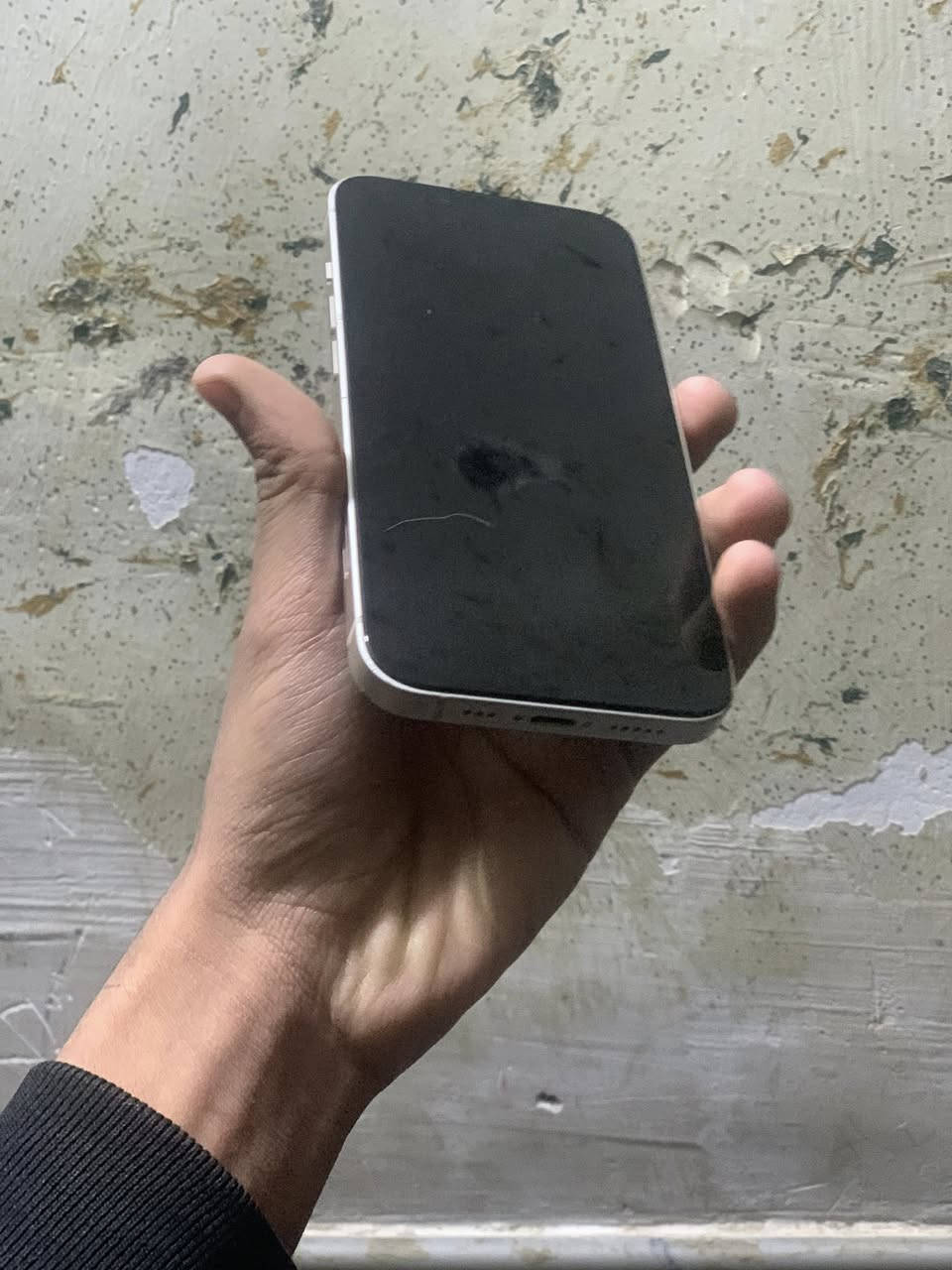 13 عادي 256 مبدل بطاريه وشاشه فيس ايدي متوقف 
سعر 275 بغداد مشتل ***********
