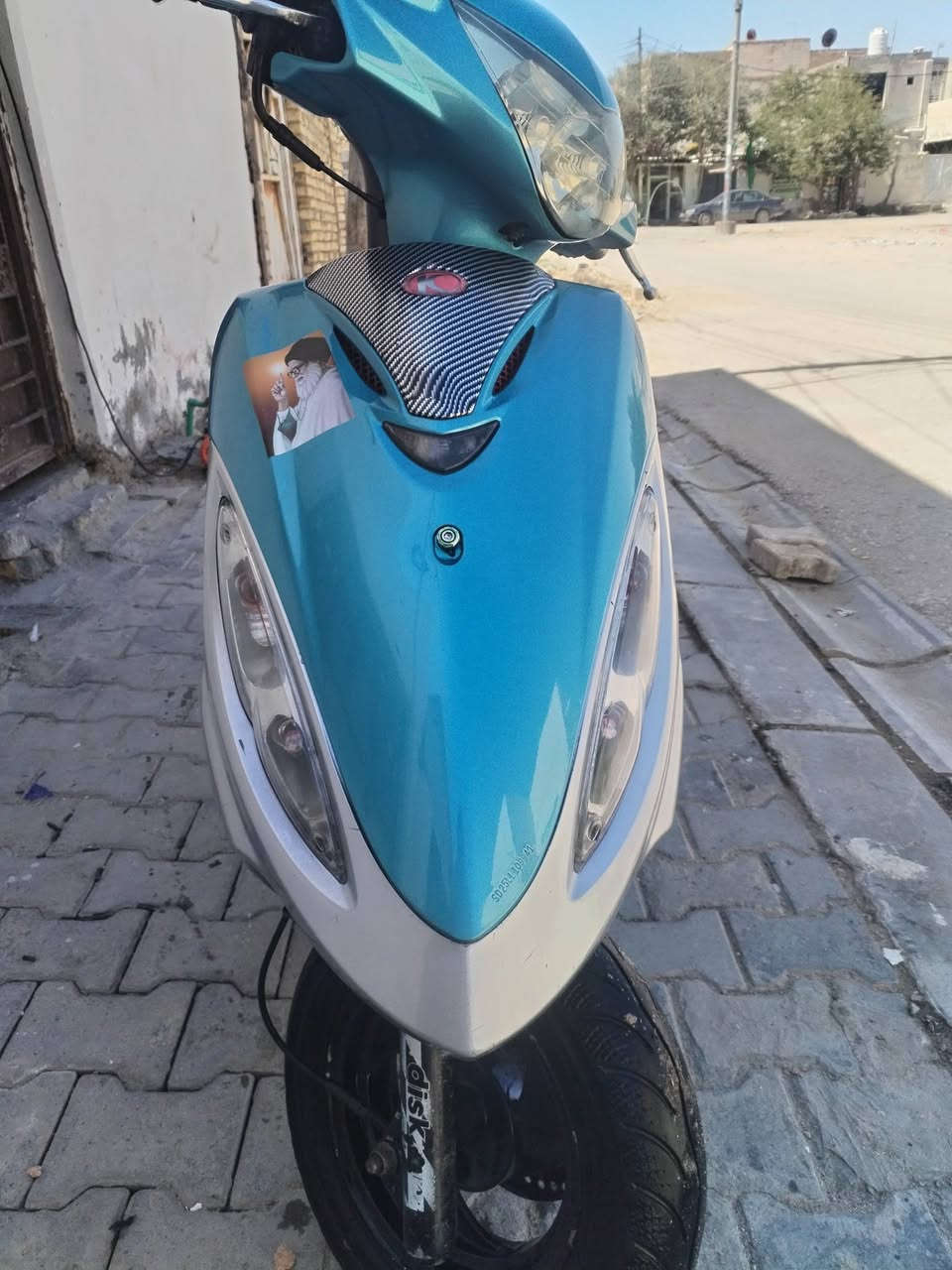 سلام عليكم دراجة كامكو جي فور دراجة كل نقص مابيها دراجة شلعة ومعدل فول دراجه صارلها شهر من طالعه من الحاويه ومكاتبتهه بيهه دراجة محرك مامفتوح دراجه كهربائيات كلة شغالة دراجة حلوه نضيفه السعر 550 وبيه مجال مكاني نجف الرقم ***********
